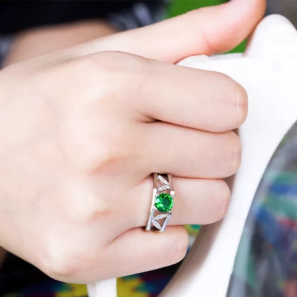 New 925 Silver Leaf Emerald Eternity Ring - Picture 3 of 5